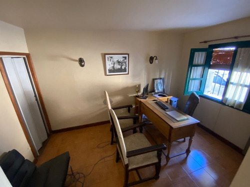 Casa + Departamento En Calle Lincoln (barrio Bomberos Voluntarios)