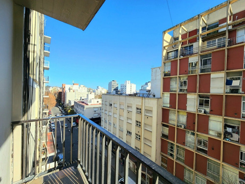 Imagen 6 de 17 de Departamento Tres Ambientes A La Calle Con Balcón Saliente