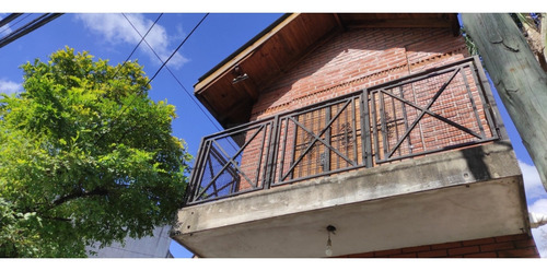 Casa De 2 Planta 6 Amb Mas Local Con 5 Deptos En Paso Del Rey Centro