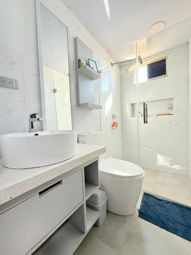 Lujoso Town House/ C.r Costanera Village, Nueva Barcelona