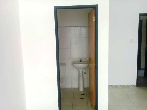 Imagen 5 de 10 de Se Vende Oficina Cc Monte Bianco Inf 04149413694