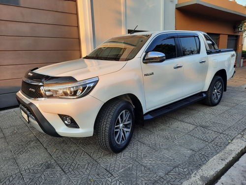 Imagen 18 de 20 de Toyota Hilux 2019 2.8 Cd Srx 177cv 4x4