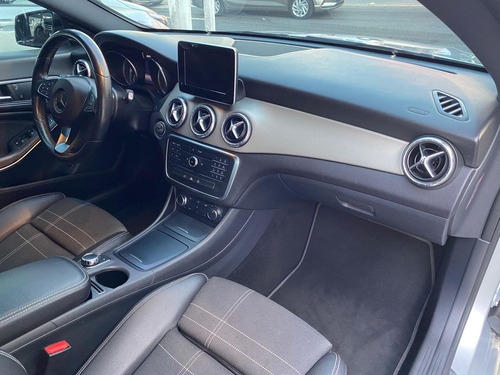 Mercedes-Benz Classe Cla CLA-200 URBAN 1.6 TB 16V/FLEX AUT.