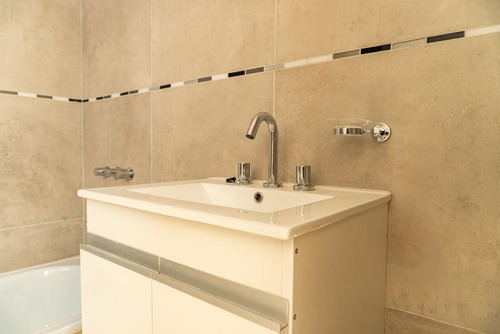 Imagen 10 de 19 de Depto 1 Dormitorio Con Balcón En Bº Santa Genoveva