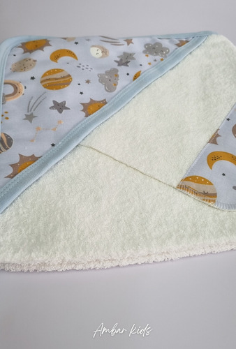 Toallon Con Capucha Estampada Y Babita Para Bebe Celeste