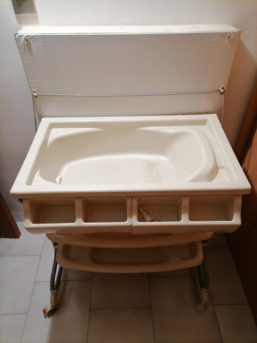 Imagen 4 de 5 de Bañera De Baño Y Cambiador Para Bebés A Excelente Precio