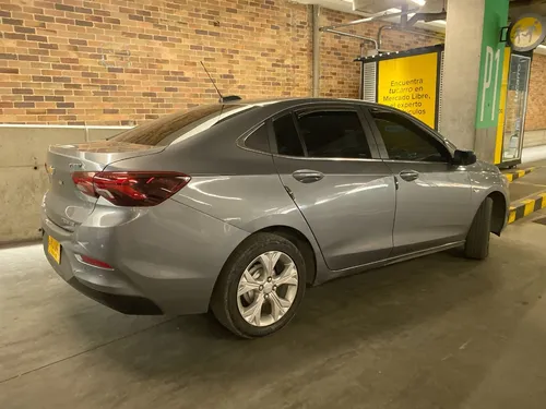 Chevrolet Onix 1.0T Premier Sedan At