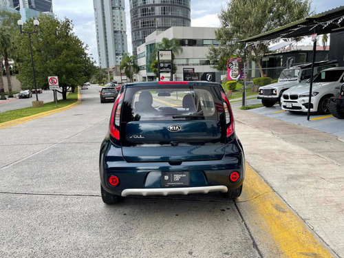 Imagen 8 de 11 de Kia Soul 1.6 Lx At 2017