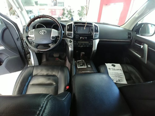 Toyota Land Crusier