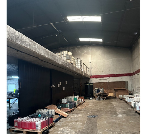 Venta Galpón Depósito Comercial Buchardo Mts Avenida Patria