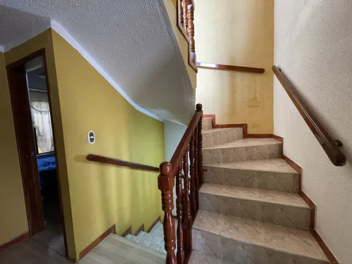 Casa En Venta En El Tesoro. Cod V1119