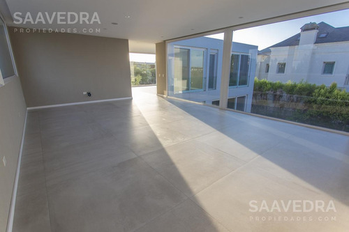 Imagen 9 de 26 de Exclusiva Casa Con Vista Al Lago Y Cancha De Golf. En El Golf Nordelta
