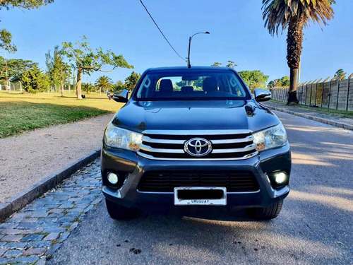 Imagen 2 de 12 de Toyota Hilux 2016 2.7 Cd Srv Vvti 4x2 - A3