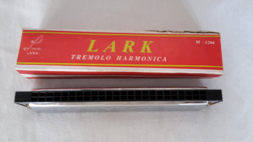 Imagen 2 de 2 de Harmonica Tremolo M-1204 Original