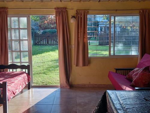 Casa Con Hermoso Terreno Próximo A La Playa