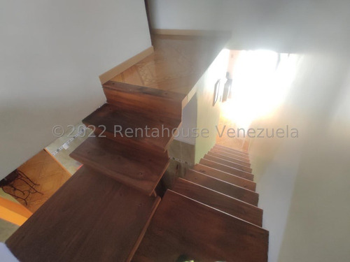 Rent-a-house Vende Bellísima Casa, Conectado A Pozo De Agua, Res. Villas Apamate, Maracay, Estado Aragua, 25-14387 Gf
