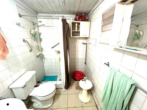 Venta Casa Con Amplio Terreno Calle Los Sauces Qta. Normal