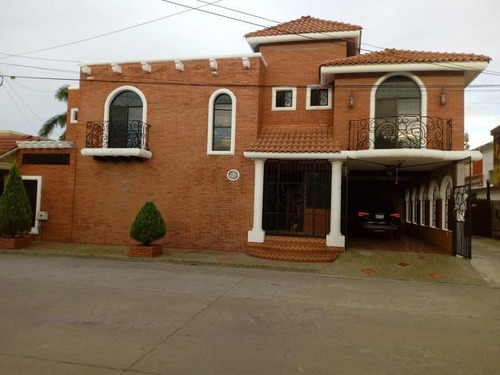 Imagen 2 de 18 de Venta De Casa Col. Ampliación Unidad Nacional, Cd. Madero Tamps.