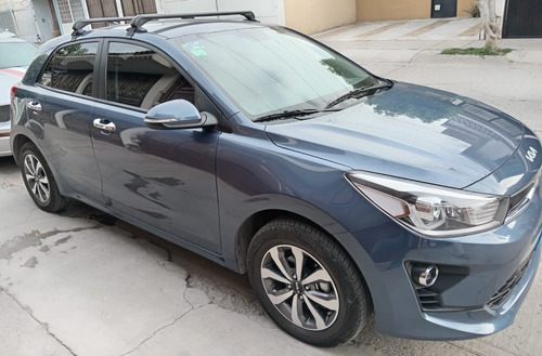 5 Auto Kia Río Hatchback Ex Ta Color Azul