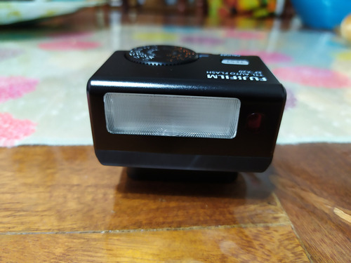 Fujifilm X100F compacta color negro