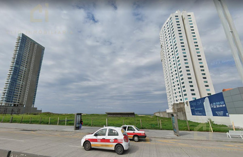 Terreno En Venta Frente Al Mar Y Sobre El Blvd. Manuel Ávila Camacho