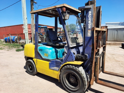 Elevador Komatsu 3.0 T