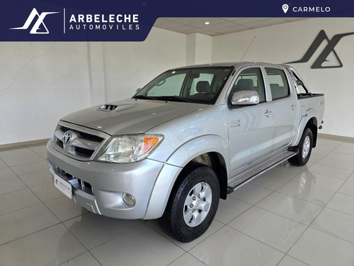 Toyota Hilux Srv 4x4 3.0 - Arbeleche