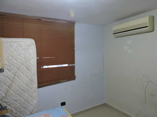 Imagen 18 de 19 de Venta De Apartamento En Montalbán Ii: