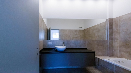 Imagen 10 de 18 de Venta Local Tipo Loft Múltiples Usos-monte Castro