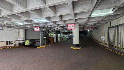 Cochera Fija Cubierta En Marcelo T. De Alvear Al 1200 - 15 M2 Vigilancia Las 24 Horas