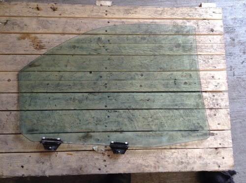 Vidrio Cristal Trasero Izquierdo Cirrus Stratus 95-00 Oem