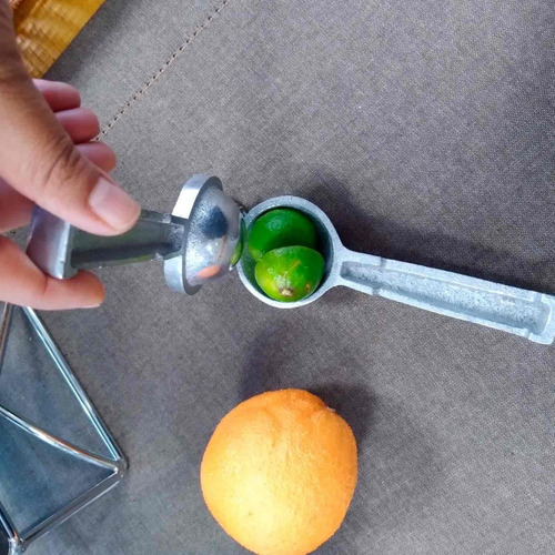 Exprimidor De Limones Mediano Aluminio Fundido. 6 Piezas