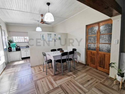 Imagen 5 de 20 de Casa 2 Dormitorios En Venta En Villa Elisa