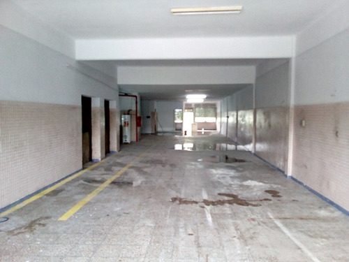 Se Vende Excelente Galpón Ubicado En Zona Industrial, Mataderos