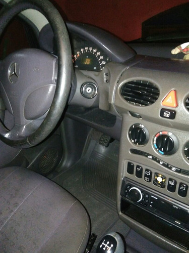 Imagem 7 de 12 de Mercedes E Scort