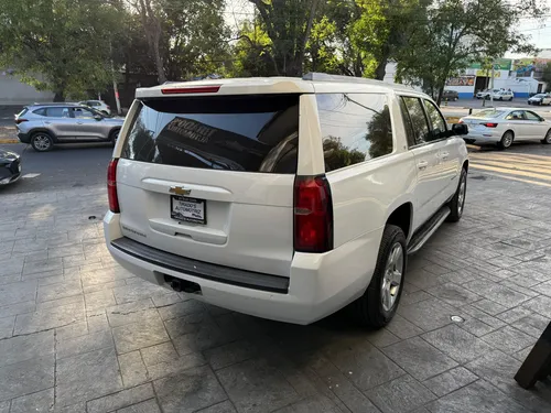 Chevrolet Suburban 5.3 Ltz V8 4wd 2da Cubo At