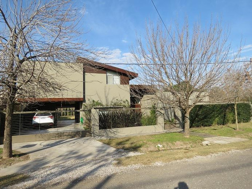 Casa De 4 Dormitorios En Venta - Pileta - Hostal Del Sol - San Eduardo - Aldea