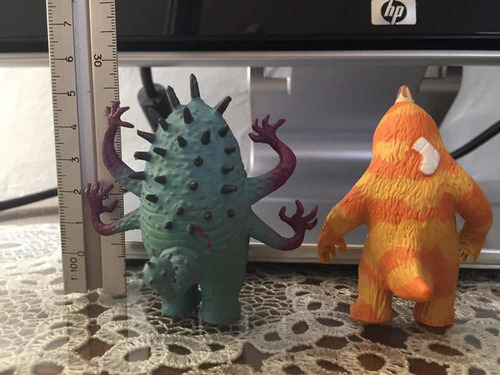 Monsters Inc / Lote De Monstruos (Usado)
