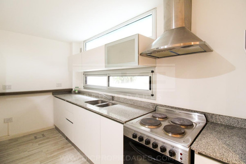 Imagen 16 de 29 de Semipiso De 3 Amb Con Cochera, Estilo Moderno En San Isidro