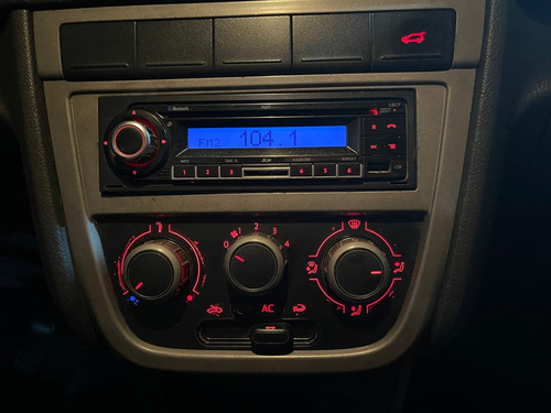 Volkswagen Voyage 1.6 Comfortline 101cv