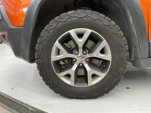 Imagen 10 de 13 de Jeep Cherokee 2015 3.2 Trailhawk Mt