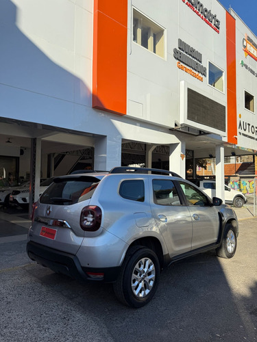 Renault Duster Zen 1.6l 5mt 4x2
