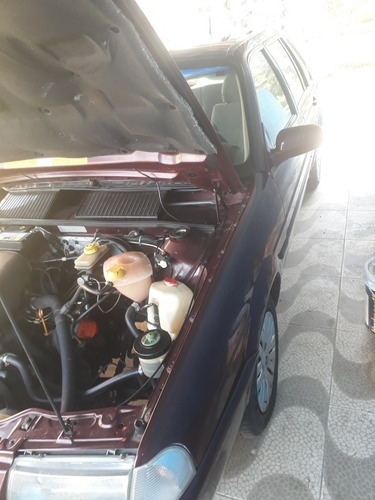 Volkswagen Santana 1.8 4p Gasolina 1999