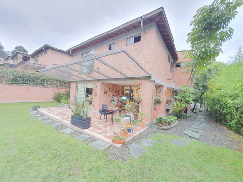 Imagen 6 de 14 de Casa Envigado Exclusivo Sector Benedictinos: Amplios Espacios Y Jardin