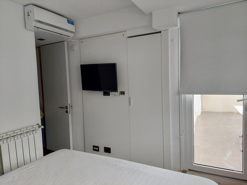 Imagen 7 de 14 de Departamento 2 Ambientes - Recoleta - Balcón Terraza - Vestidor