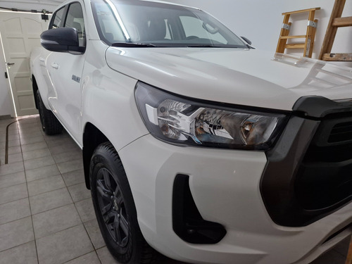 Toyota Hilux 2.8 Cd Srx 177cv 4x4 At