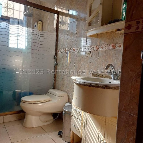 Comodo Y Amplio Apartamento Ubicado En El Paraiso! #25-20414 Ricardo Rah