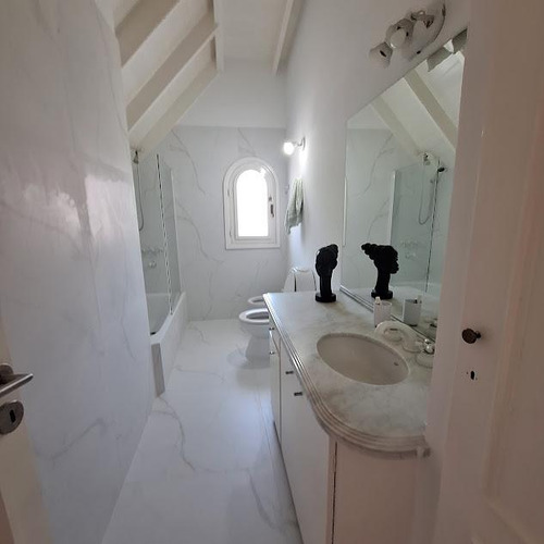 Excelente Casa En Alquiler En Barrio Cerrado San Isidro Chico, Beccar