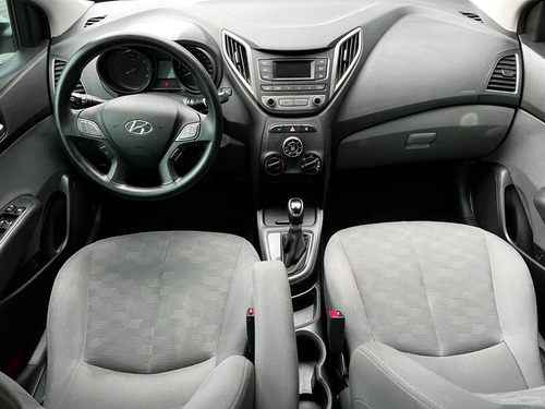 Imagem 14 de 15 de Hyundai Hb20s Comfort 1.6 Automático