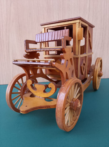 Carroza Cerrada Corta, Fabricada En Madera(estilo Siglo Xix) (Usado)
